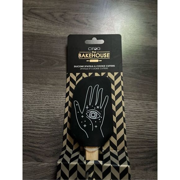 Ciroa The Bakehouse Spatula With Cookie Cutters Set NEW - Picture 2 of 3